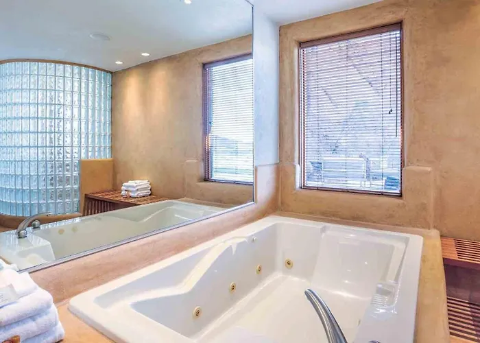 Luxury Camelback Mountain With Pool, Waterfall, Golf, Views Holiday home *